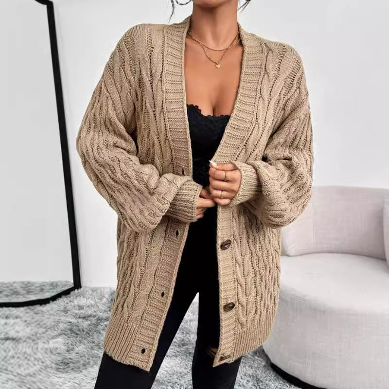 Damen Strickjacke mit hochwertiger Zopfmuster-Optik und praktischen Knopfdetails EB