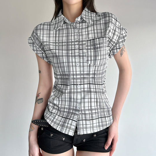 Damen Kurzarm-Karobluse mit tailliertem Schnitt und Knopfdetails EB