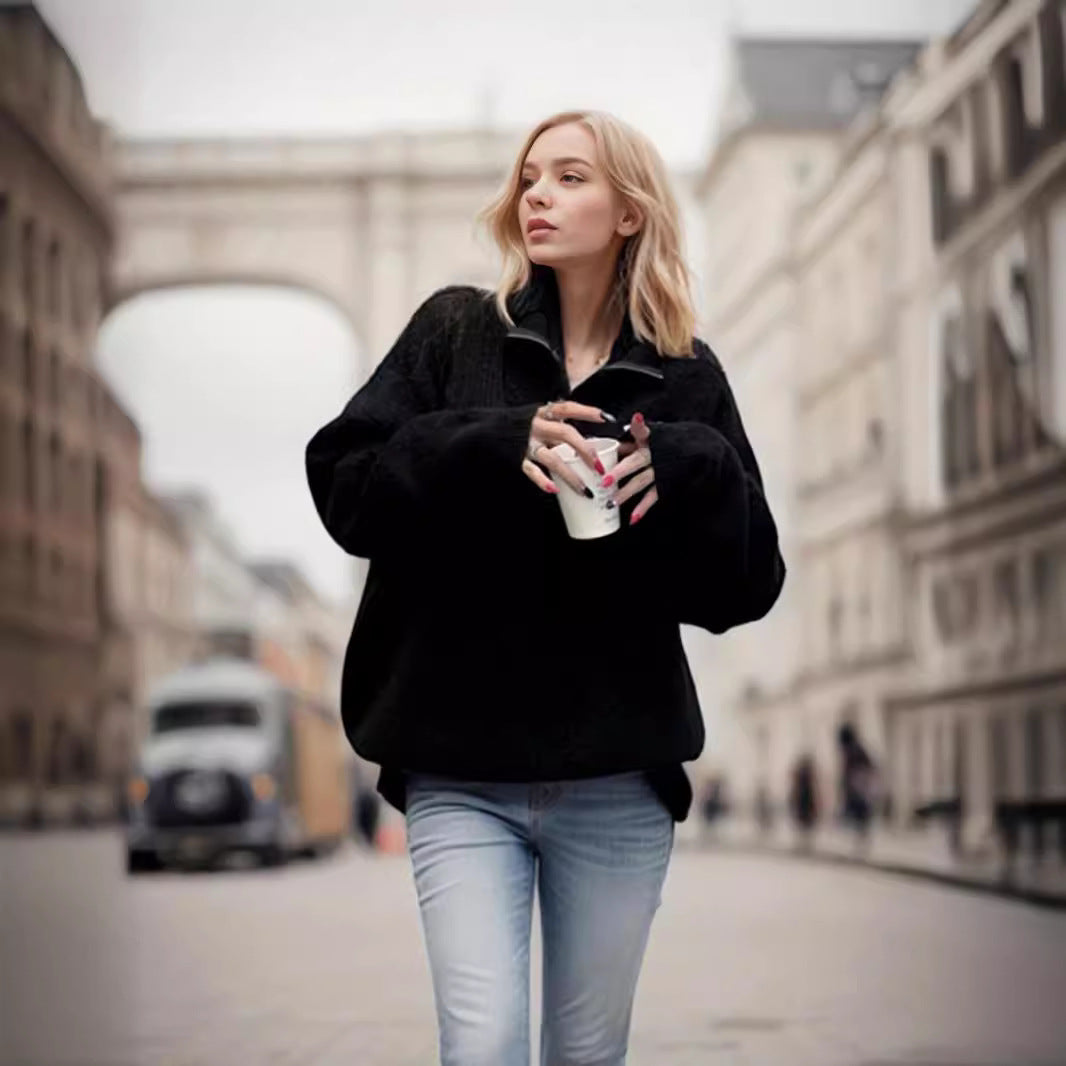 Damen Flauschiger Stehkragenpullover mit Reißverschluss und modernen Details EB