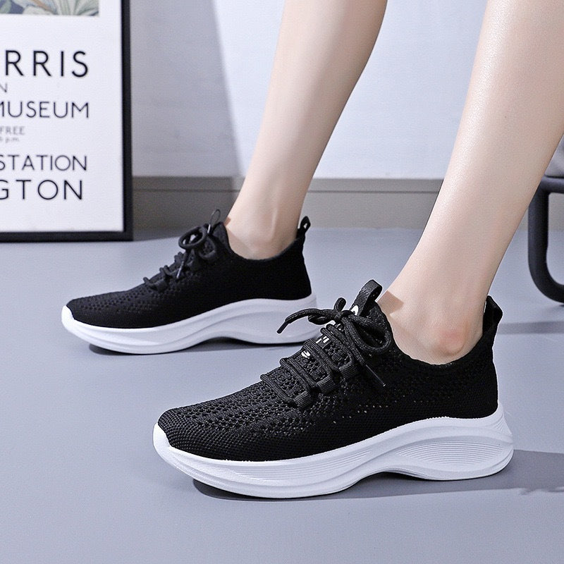 Damen Sneakers mit atmungsaktivem Mesh-Obermaterial und dämpfender Sohle EB