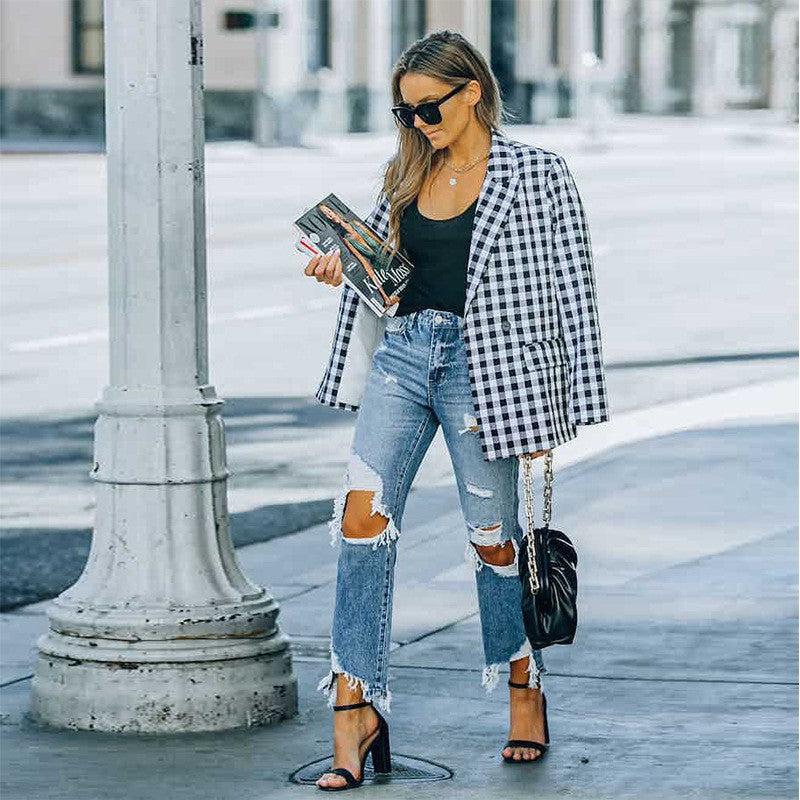 Damen High-Waist Mom-Jeans mit modischen Rissen und fransigem Saum EB