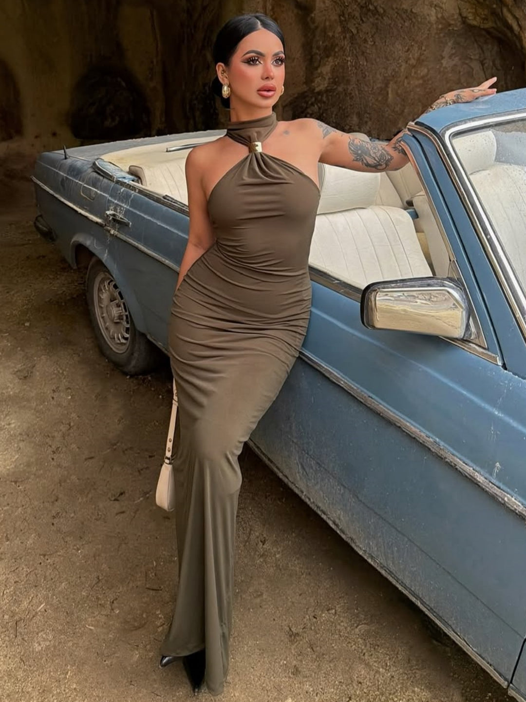 Damen Maxikleid mit asymmetrischem Ausschnitt und elegantem Design EB