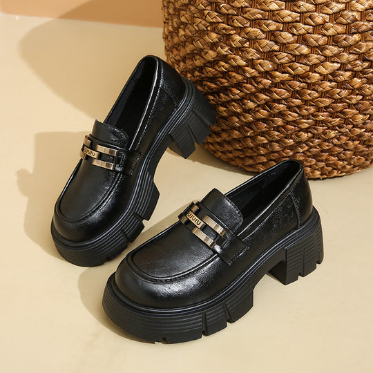 Damen Chunky Loafers mit metallischem Akzent und robustem Blockabsatz EB