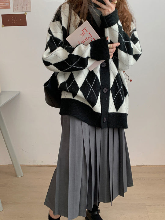 Damen Grobstrickjacke mit modernem Rautenmuster und Knopfverschluss EB