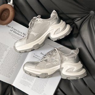 Damen Sportliche Sneaker mit atmungsaktiver Mesh-Oberfläche und dämpfender Sohle EB