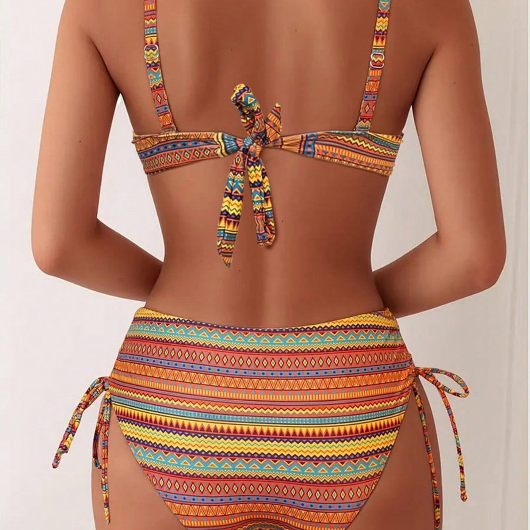 Damen Hochgeschnittener Bikini mit eleganten Seitenschnürungen EB
