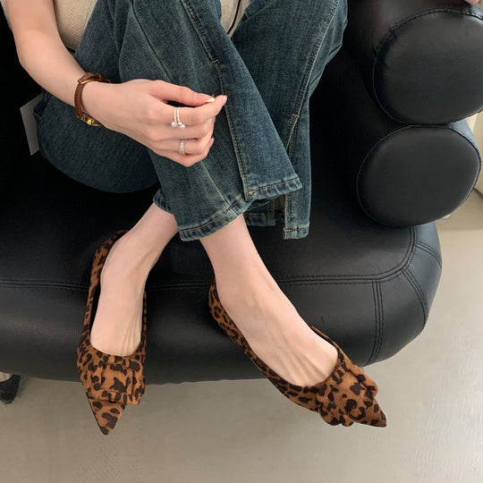 Damen elegante spitze Ballerinas mit modischem Schnallen-Detail EB