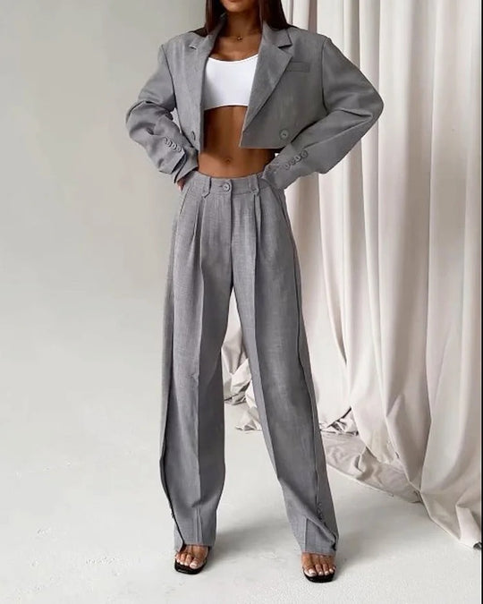 Damen modischer Zweiteiler-Anzug mit cropped Blazer und weitem Bund EB