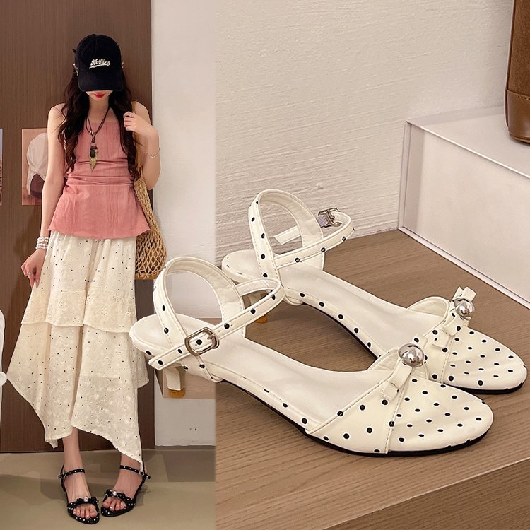 Damen offene Riemensandalen mit Polka-Dot-Muster und dekorativem Schmuckdetail EB