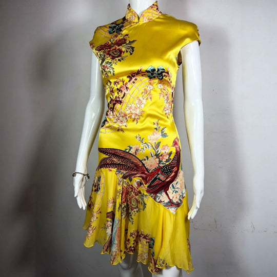 Damen Chiffonkleid mit floralen Bestickungen und asymmetrischem Saum EB