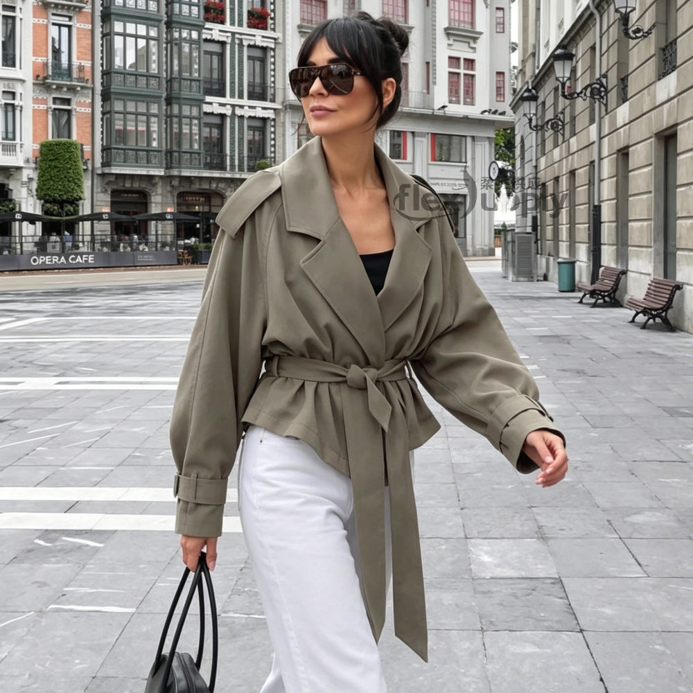 Damen nan gewickelte Cropped-Jacke mit oversized Raglanärmeln und breitem Bindegürtel EB