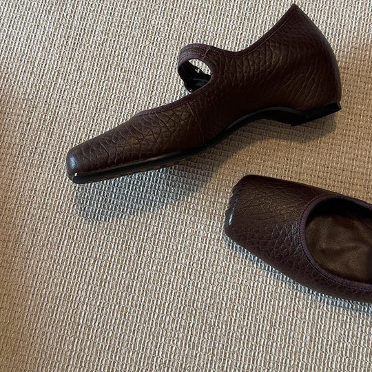 Damen Ballerinas mit einzigartigem Quadratzehen-Design und verstellbarem Riemen EB