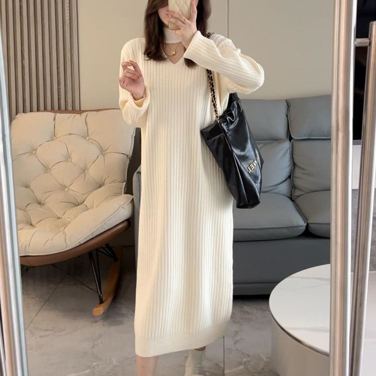Damen Strickkleid mit V-Ausschnitt und Rippstruktur EB