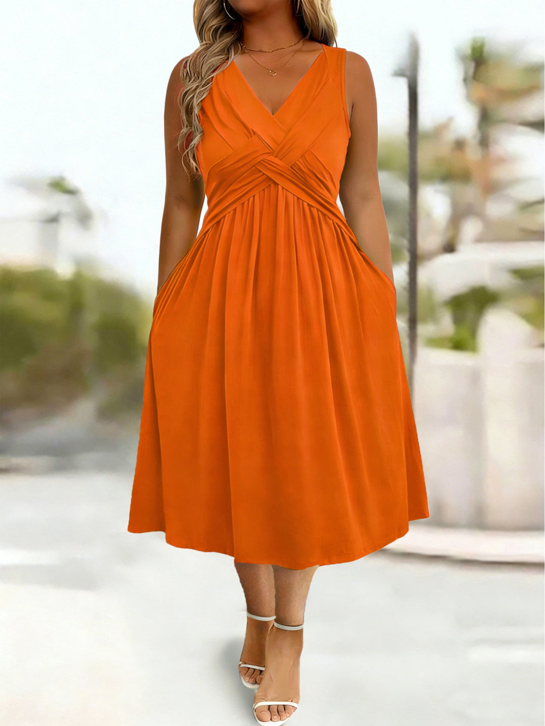 Damen Sommerkleid mit tiefem V-Ausschnitt und Seitentaschen EB