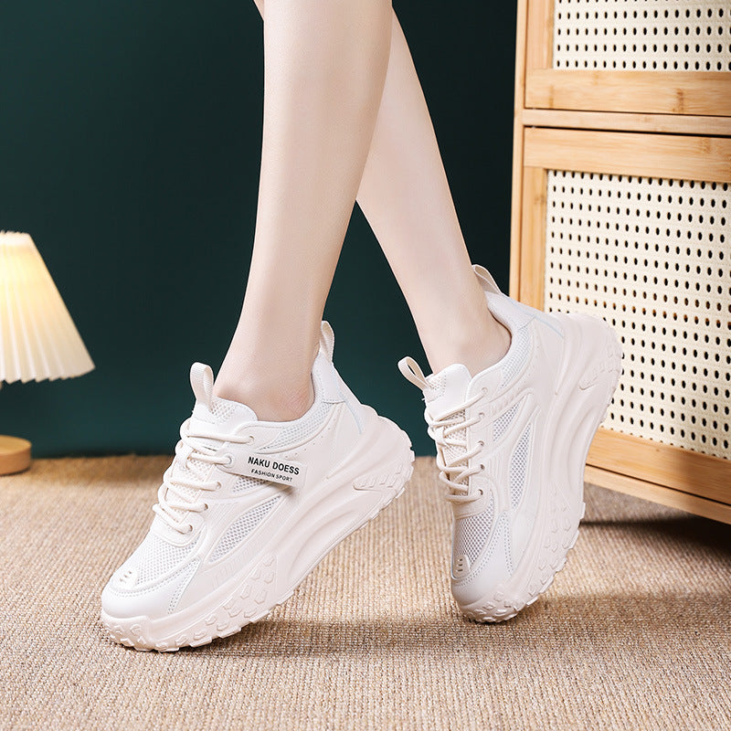 Damen Sportliche Sneakers mit atmungsaktiver Obermaterialstruktur und dämpfender Sohle EB
