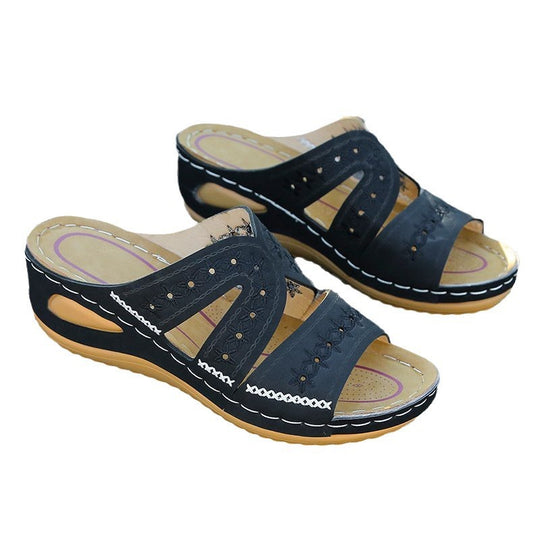 Damen Komfortable Wedgesandalen mit floralem Stickdesign EB