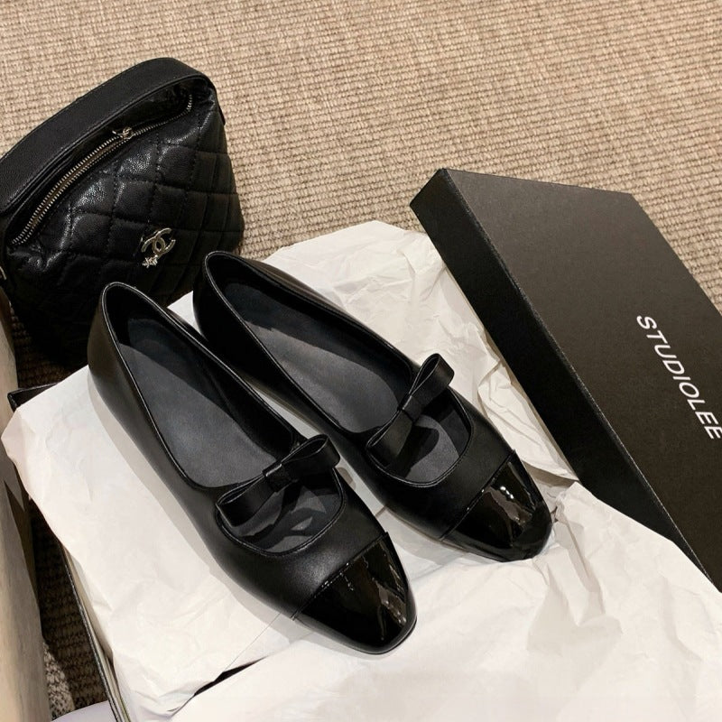 Damen Ballerina-Pumps mit dekorativem Schleifenakzent und hochglänzender Spitze EB