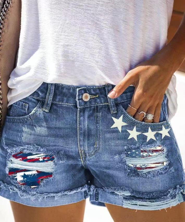 Damen Modische Destroyed Denim-Shorts mit kreativen Aufnähern EB