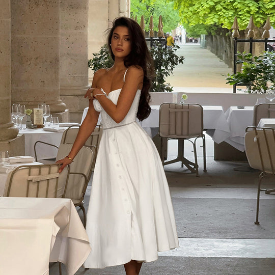 Damen langes Sommerkleid mit tailliertem Oberteil und eleganten Knopfdetails EB