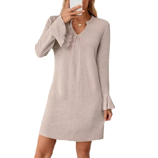 Damen Freizeitkleid mit elegantem V-Ausschnitt und romantischen Rüschendetails EB