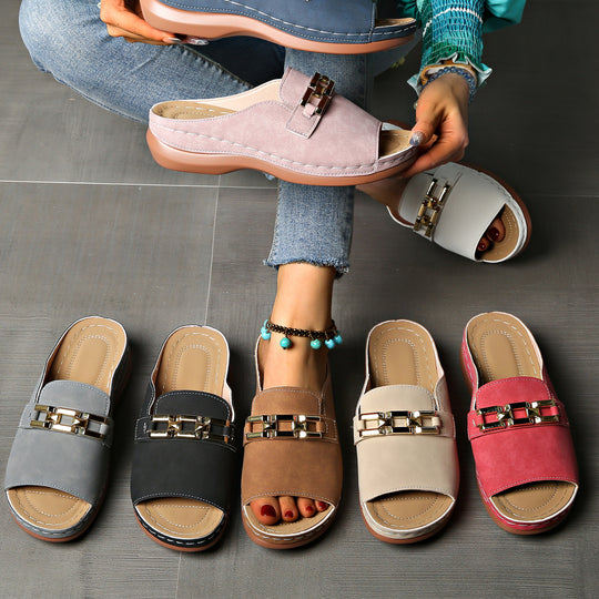 Damen offene Clogs mit dekorativem Metallakzent EB