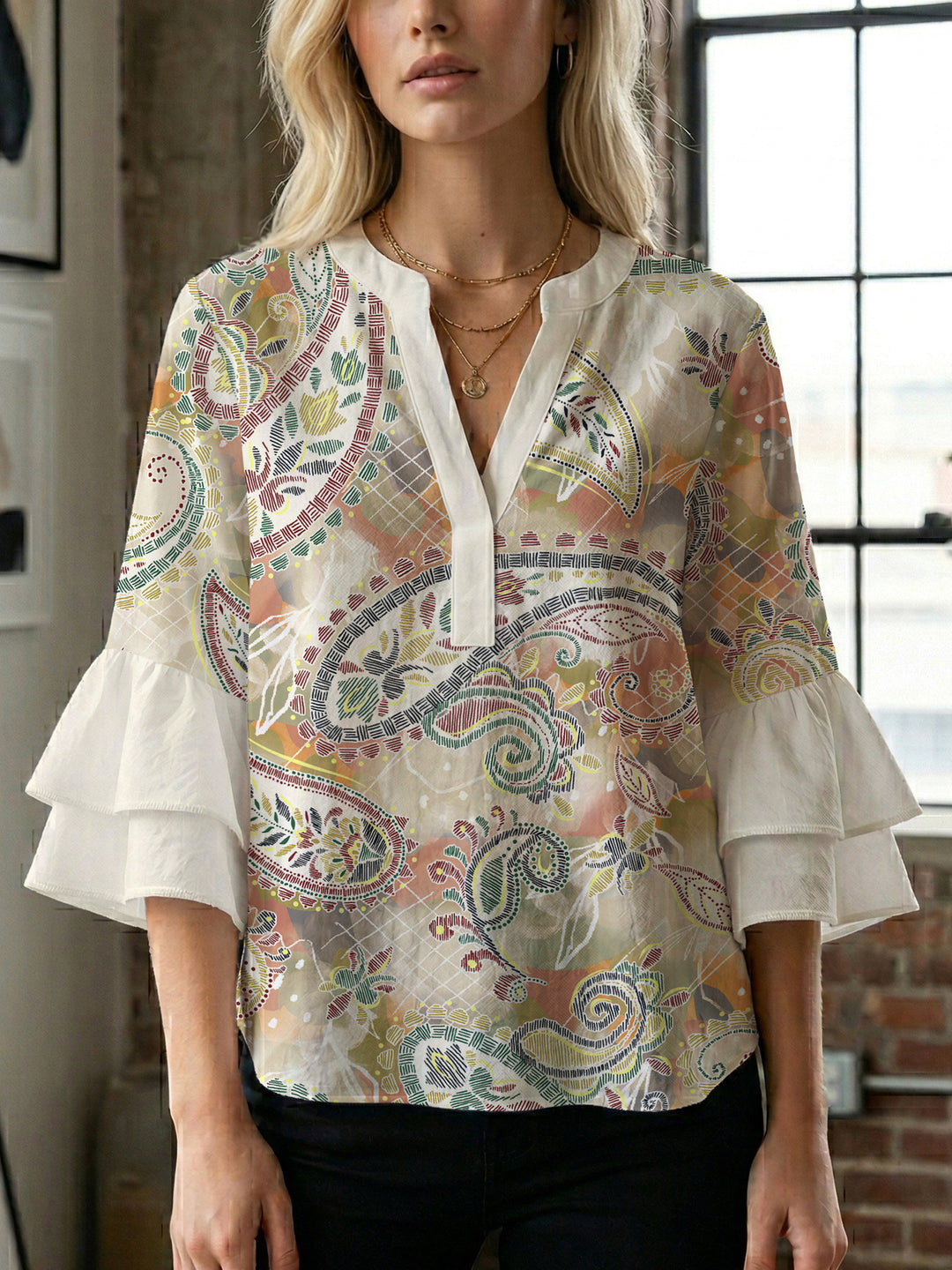 Damen Bluse mit voluminösen Rüschenärmeln und kreativem Floraldesign EB