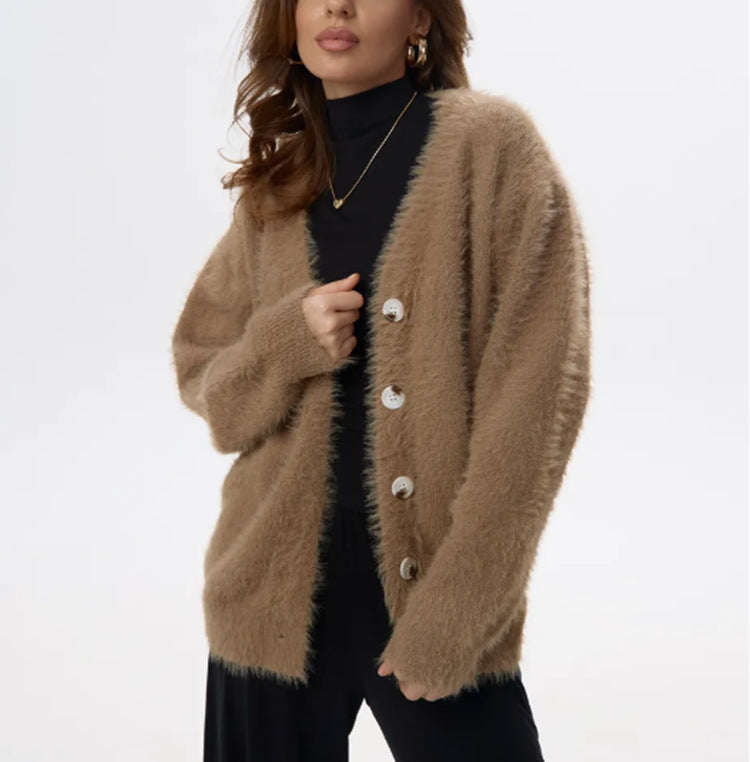 Damen Flauschiger Mohair‑Optik Knopfcardigan mit überschnittener Schulter und Perlmuttknöpfen EB