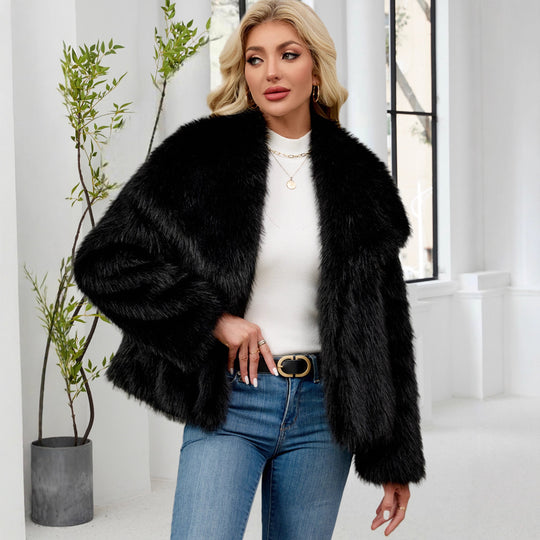 Damen Flauschige Kunstpelzjacke mit oversized Schnitt und voluminösen Ärmeln EB