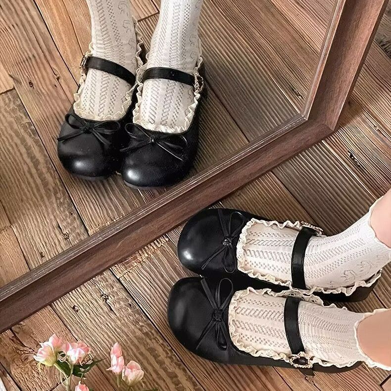 Damen Ballerinas mit verspielten Details und edler Schnürung EB