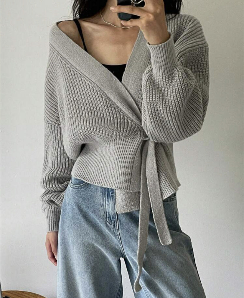 Damen Wickelstrickjacke mit weichem Material und lässigem Schnitt EB