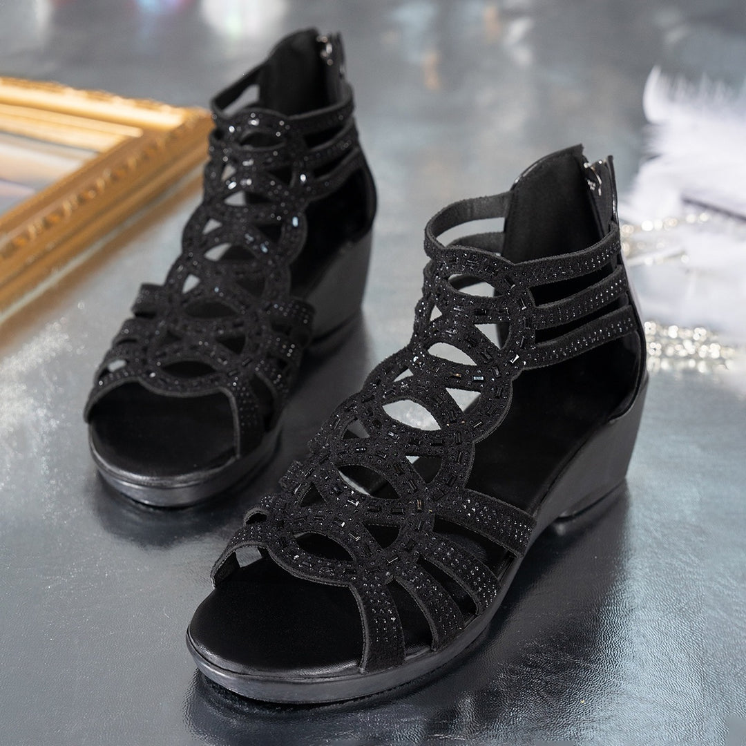 Damen komfortable Plateausandalen mit dekorativem Schnittdesign EB