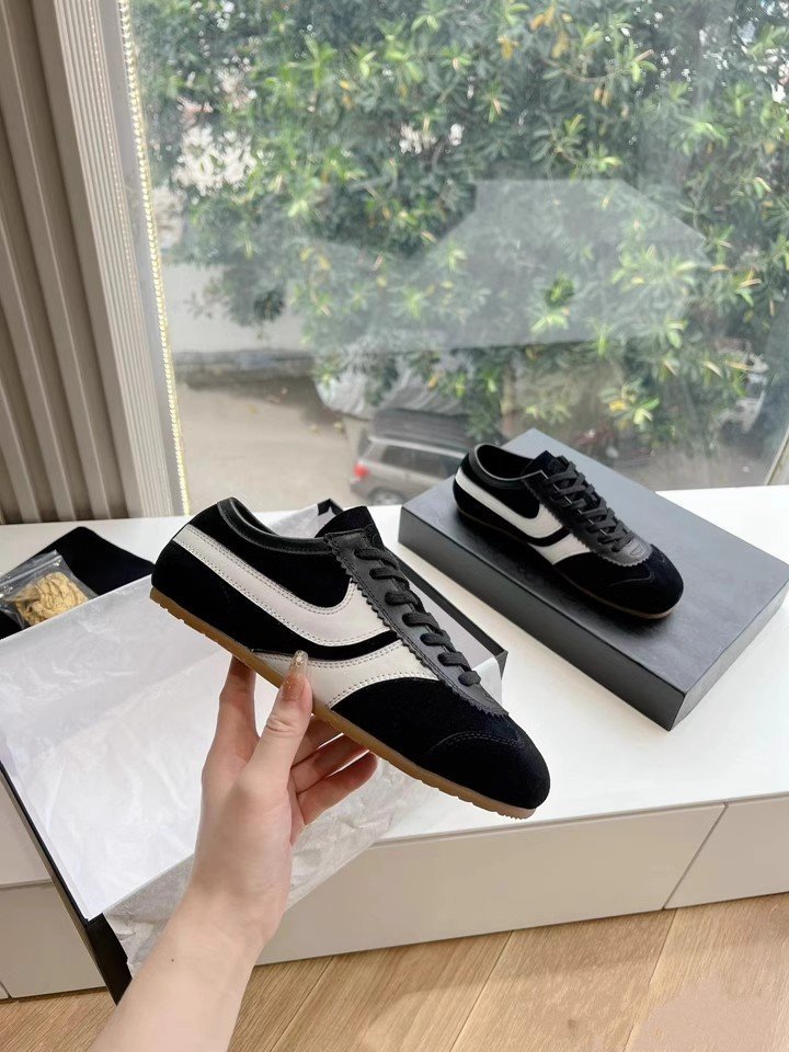 Damen Sneaker aus hochwertigem Wildleder mit trendigem Design und robustem Sohlenprofil EB