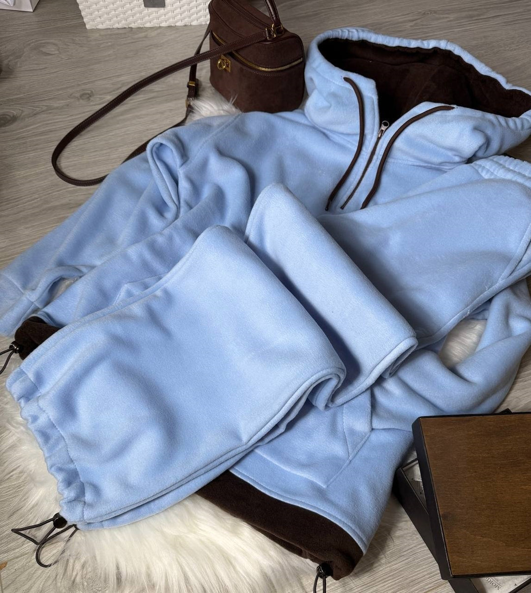Damen Fleece-Loungewear-Set mit halbem Frontzip, gefütterter Kapuze und hochgeschnittener Komforthose Eichborn Berlin