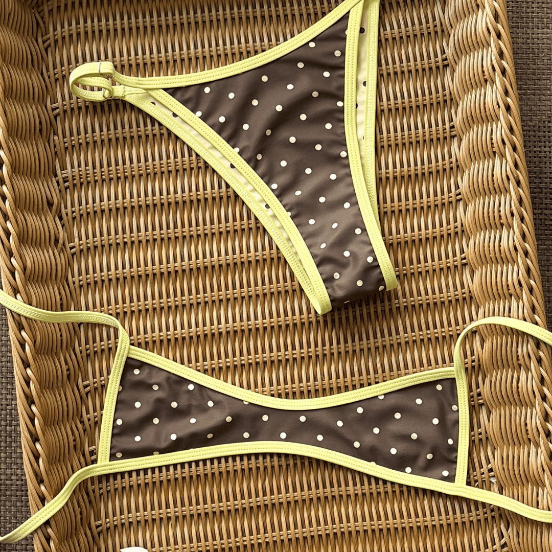 Damen Modischer Slip-Bikini mit trendigen Pünktchen EB