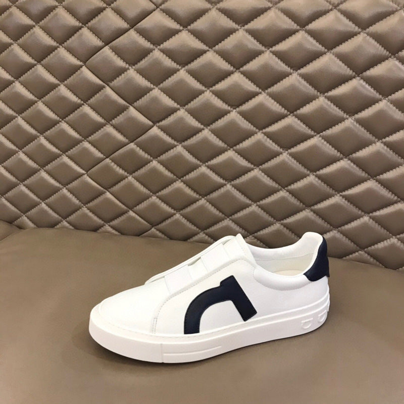 Damen Athletische Slip-On Sneakers mit modischem Akzent von EB
