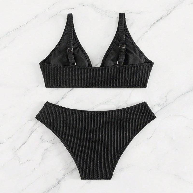 Damen Designer-Bikini mit raffiniertem Schnitt EB
