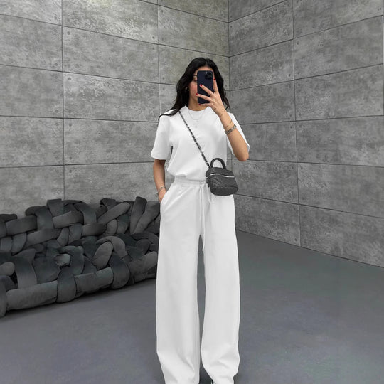 Damen Komfortabler und stilvoller Jumpsuit mit weitem Bein EB