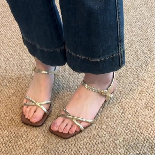 Damen elegante Strandsandalen mit verstellbaren Riemen und komfortablem Fußbett EB