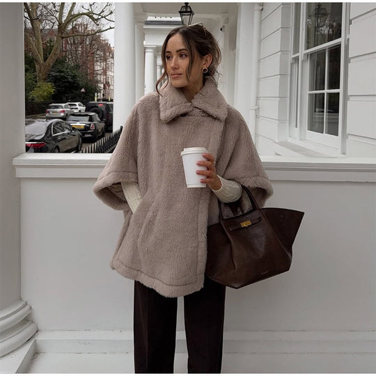Damen Flauschiger Poncho EB
