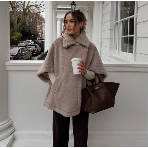 Damen Flauschiger Poncho EB