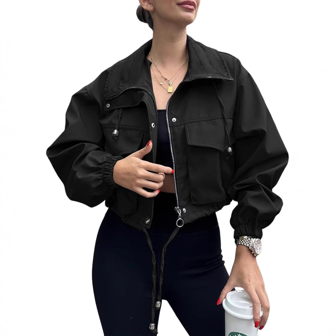Damen nan kurze Utility-Jacke mit Kordelzug-Taillierung, Fronttaschen und Reißverschluss-Detail EB