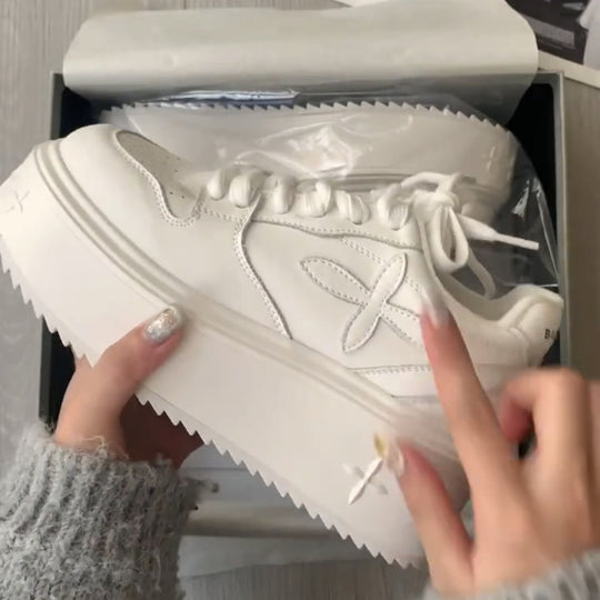 Damen modische Sneakers mit atmungsaktiver Oberflächenstruktur und dämpfendem Sohlenprofil EB