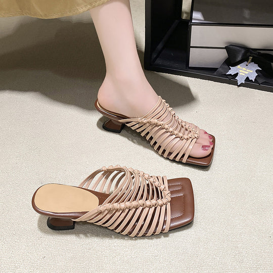 Damen Glänzende Mules mit geflochtenem Riemendesign und elegantem Absatz EB