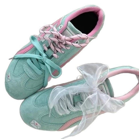 Damen Sneakers mit fröhlichem Apfelmotiv und textiler Oberflächenstruktur EB