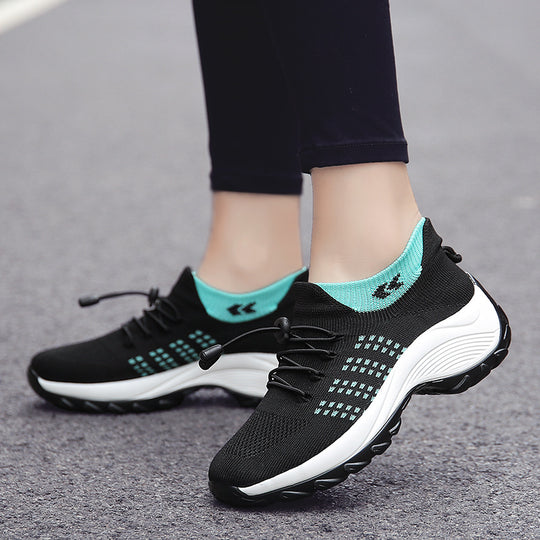 Damen gestrickte Slip-On Sneaker mit Schnellzugkordel, elastischem Schaft und stoßdämpfender Plateau-Sohle EB