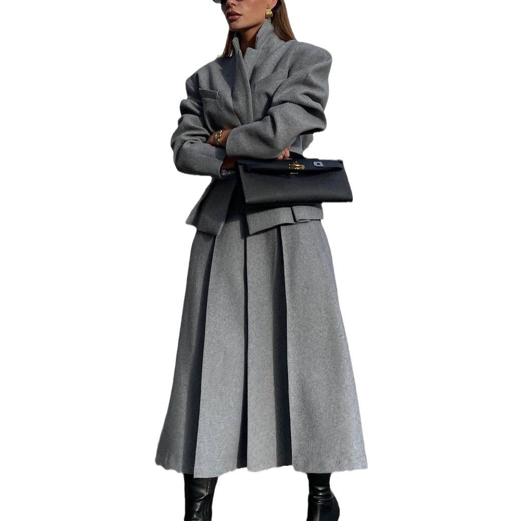 Damen elegantes und modernes Anzugset mit tailliertem Blazer und schwingendem Rock EB