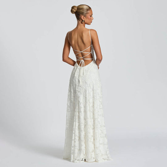 Damen Elegantes und figurumspielendes Abendkleid mit floralen Applikationen EB