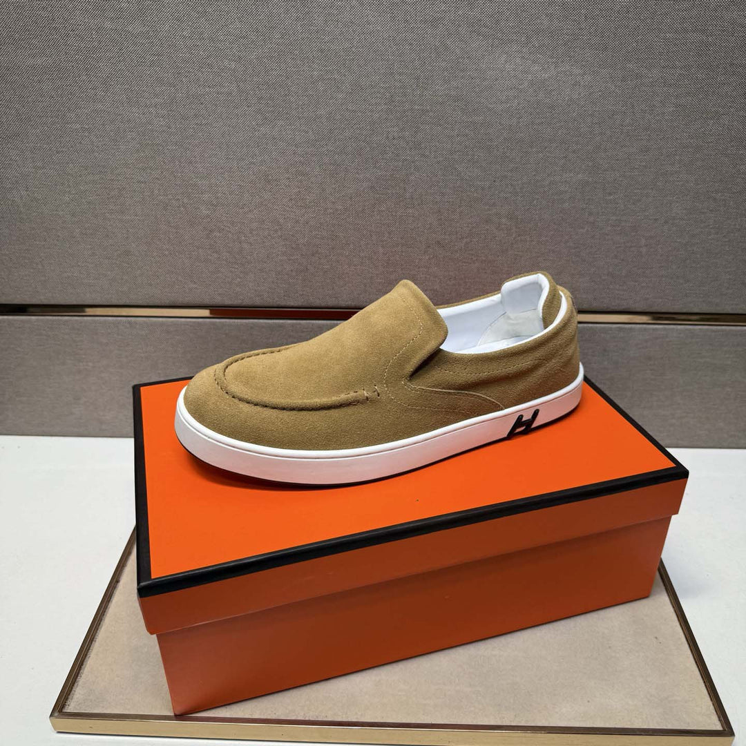 Damen Elegante Slip-On Sneaker mit stilvollem Design und komfortabler Sohle EB