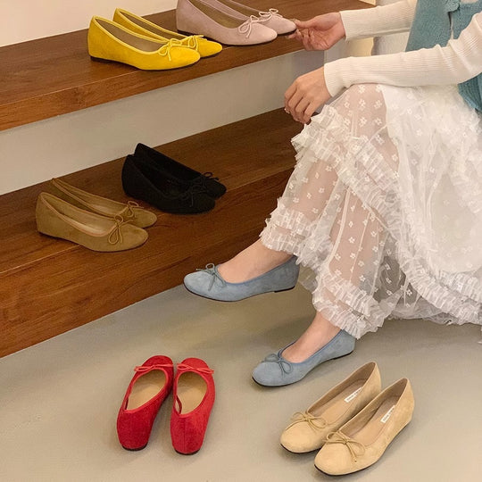 Damen Ballerinas aus hochwertigem Wildleder mit verspieltem Schleifen-Detail EB