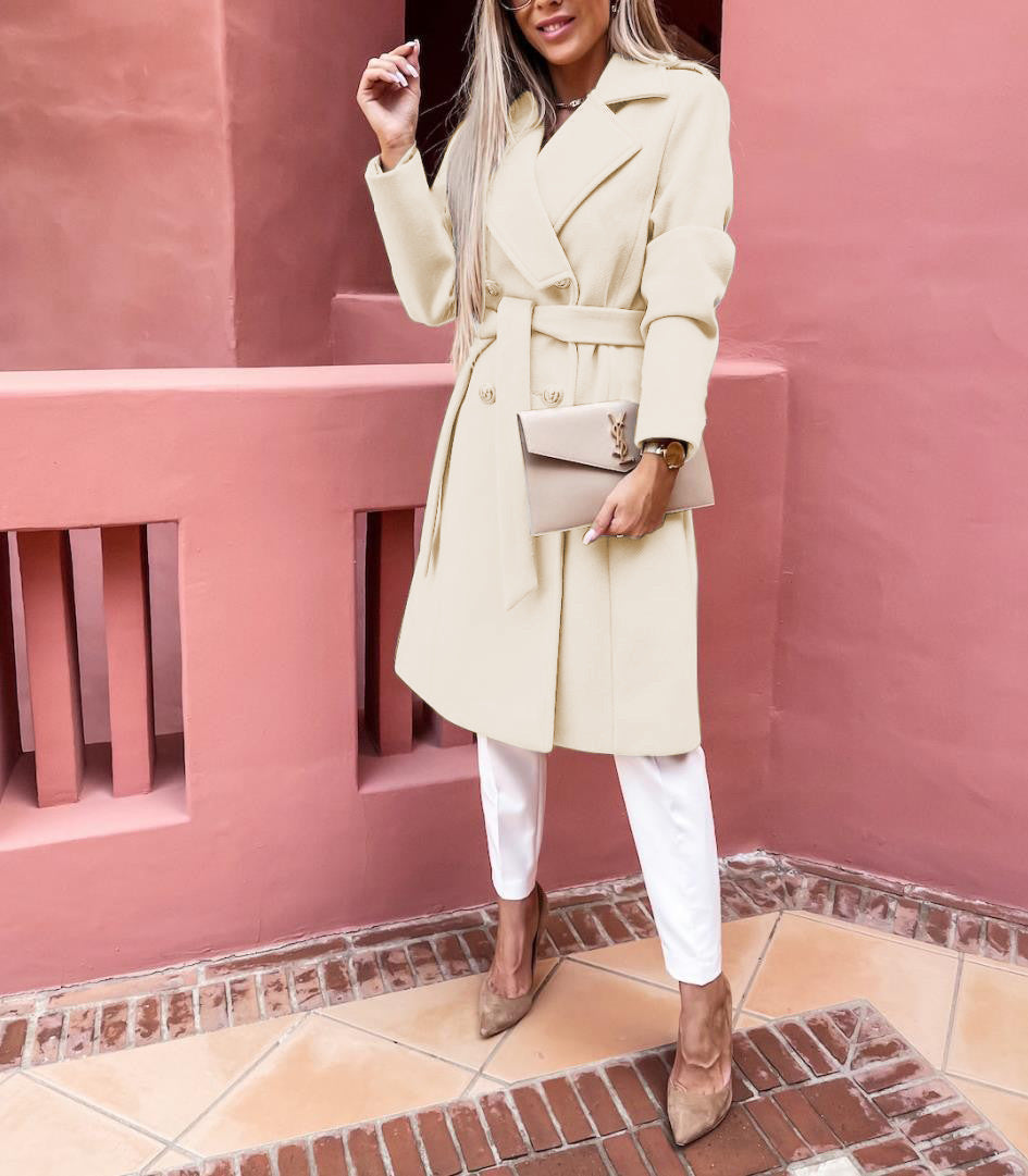 Damen Eleganter Trenchcoat mit tailliertem Schnitt und praktischen Taschen EB